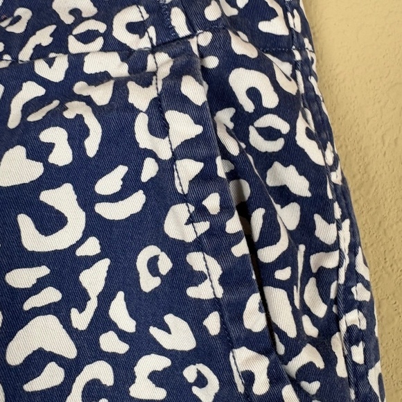 Vineyard Vines Blue/White Animal Print Shorts; Size 12 - Picture 7 of 13